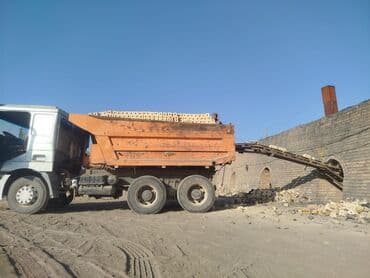 сорок трактор: Самосвал Shacman (Shaanxi) 6x4 Характеристики и особенности: - — 3