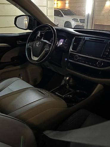 geely coolray 2025: Toyota Highlander: 2018 г., 3.5 л, Автомат, Бензин — 6