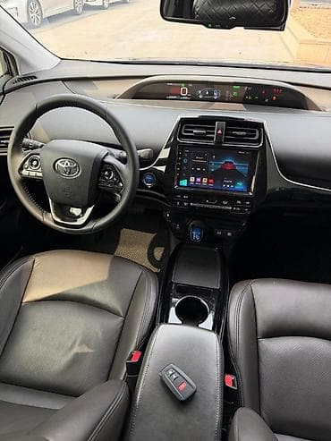 rav4 2021: Toyota Prius: 2020 г., 1.8 л, Вариатор, Гибрид, Хэтчбэк — 8