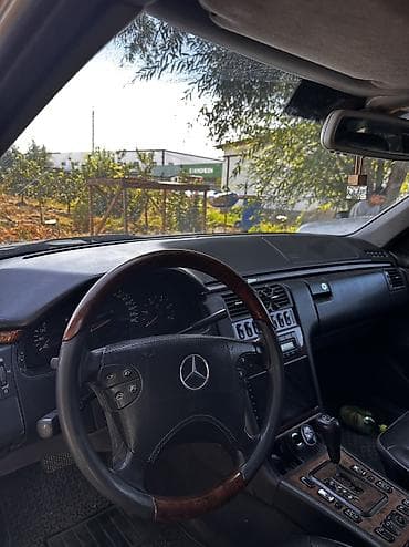 Mercedes-Benz E-Class: 2001 г., 3.2 л, Автомат, Дизель, Седан — 6