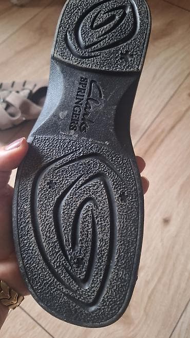 Жеке буюмдар: Босоножкалар, 40, Clarks, Колдонулган, түсү - Саргыч боз, Өзү алып кетүү — 3