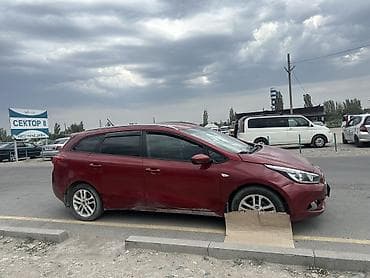 rav4 2004: Kia Ceed: 2014 г., 1.6 л, Бензин, Универсал — 4