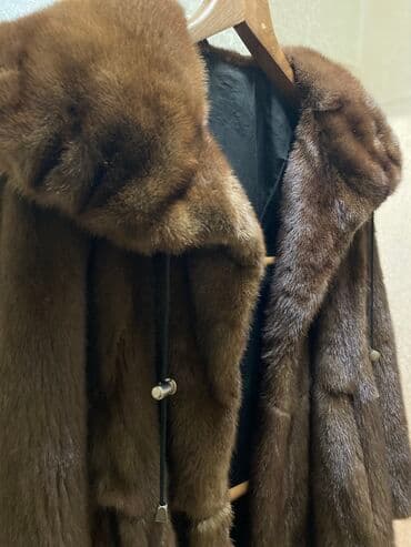 Спецодежда: Носили бережно,очень симпатичного кроя,виде колокольчика,воротник — 1