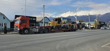 тягач двух мостовой: Услуги спецтехники, автогрейдер,экскаватор,автосамосвал,вибро катки — 4