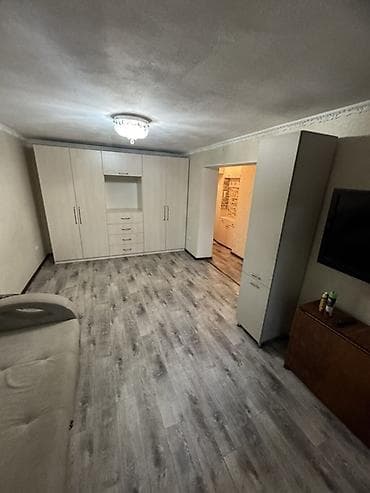 Кыймылсыз мүлк: 1 бөлмө, Менчик ээси, Чогуу жашоосу жок, Толугу менен эмереги бар — 1