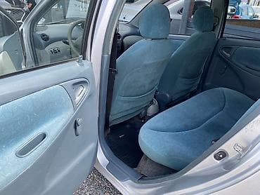 devo matiz: Toyota Yaris: 2000 г., 1.3 л, Автомат, Бензин, Хэтчбэк — 9