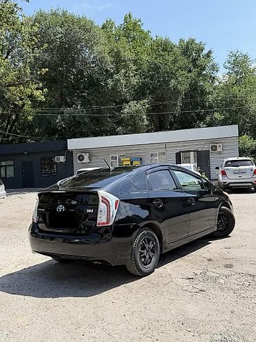 8: Toyota Prius: 2014 г., 1.8 л, Автомат, Гибрид, Хэтчбэк — 7