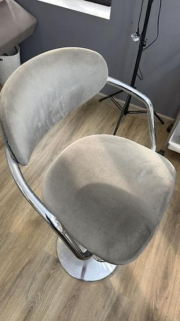 Сейфы: Барный стул, Б/у, Другой материал — 2