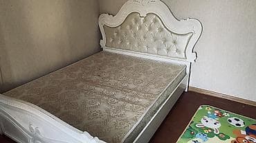 Двуспальная кровать, Б/у, С матрасом, длина - 220 см
