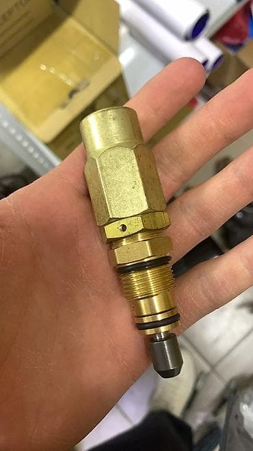 Упаковочно-фасовочные аппараты: Регулятор давления на насос. 📍Адрес: Аламединский базар, Семена — 1