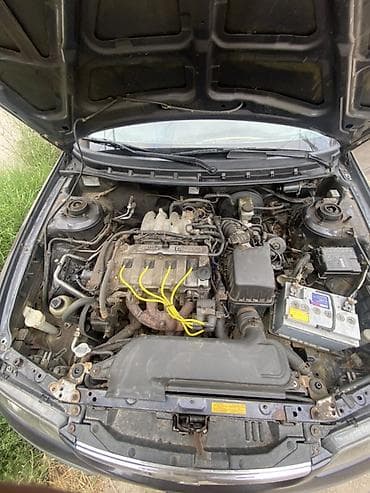 Унаа: Mazda 626: 1999 г., 2 л, Кол менен иштөөчү, Бензин, Седан — 6