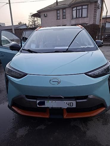 авто спальник: Электромобиль Aion Y - Кузов: компактный кроссовер, голубой цвет с — 5