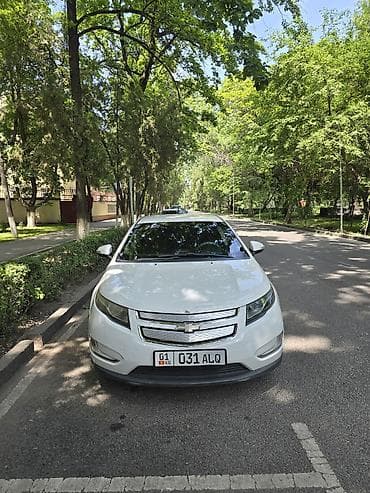 Chevrolet Volt: 2013 г., Гибрид, Хэтчбэк