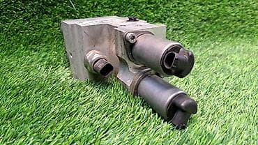 srv 3: Блок клапанов гидроподвески Е70 6 782 737 Год 2008 HYDAC В отличном — 4