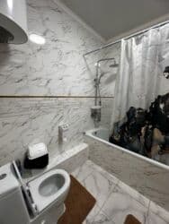 квартиры посуточно в бишкеке в районе политеха: 2 комнаты, Банные принадлежности, Бронь, Бытовая техника — 2