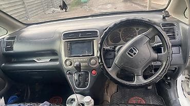 ravon r4: Honda Stream: 2001 г., Минивэн — 5
