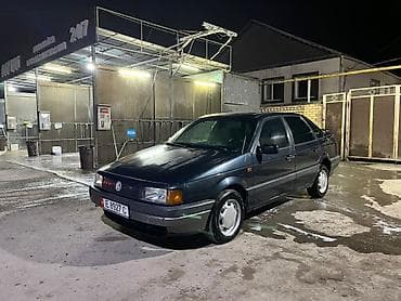 простой: Volkswagen Passat: 1992 г., Седан — 6