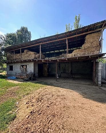 barn house: ✨ Продаётся дом в с. Сокулук ✨ 🏡 Характеристики: • Участок – 7,5 — 3