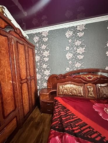 Спальный гарнитур в классическом стиле из массива/шпона дерева с