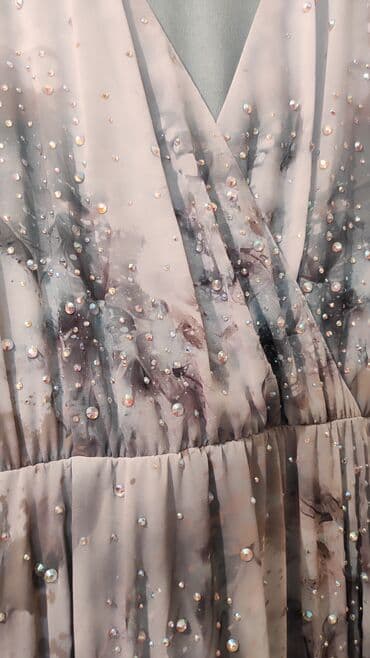 Ламинат: Продаётся шикарное платье,одевалось только один раз. Классно сидит по — 1