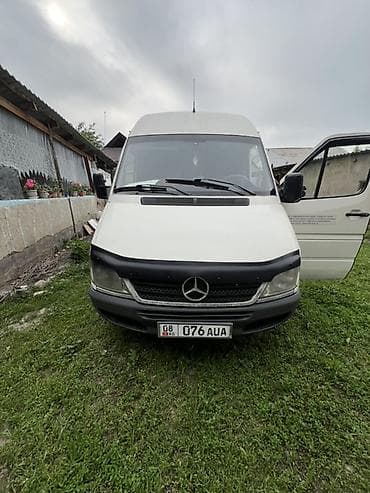 самый большой набор инструментов для авто: Легкий грузовик, Mercedes-Benz — 8