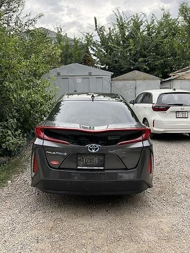 work r18: Toyota Prius: 2018 г., 1.8 л, Вариатор, Гибрид, Хэтчбэк — 5