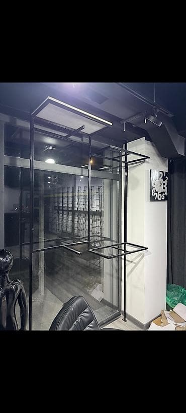 вертикальные вешалки для одежды: Металлические торговые конструкции для магазина одежды кронштейны - — 4