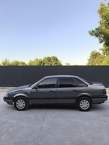 Транспорт: Volkswagen Passat: 1989 г., 1.8 л, Механика, Газ, Седан — 2