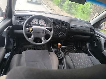 Volkswagen Golf Variant: 1997 г., 1.8 л, Механика, Бензин, Универсал