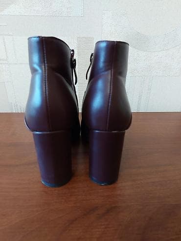 Спецодежда: Продаю ботильоны в отличном состоянии. 38 размер — 3