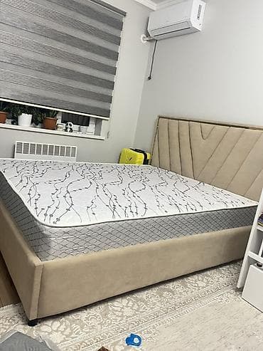 борт на кровать: Кровать с мягким изголовьем + матрас - Размер: двуспальная — 1