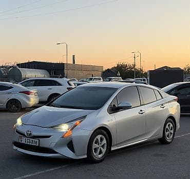 Toyota Prius: 2017 г., 1.8 л, Автомат, Гибрид, Хэтчбэк — 5