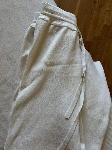 Белые спортивные брюки - Цвет: молочный/белый - Посадка: на