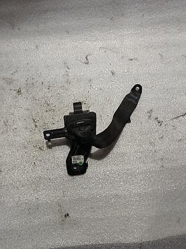 Детали салона: Пассажирский ремень безопасности с преднатяжителем (в сборе) - Тип — 2