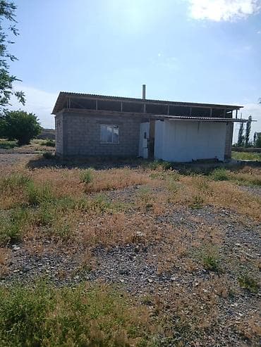 дом из бетона: Продаётся участок с домом в живописном месте у подножия холмов. - — 3