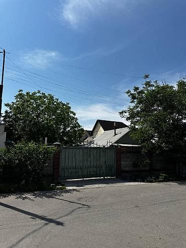 2комнат: На продажу пол дома 2,4соток. 2-комнатная. Первая линия Есть — 10