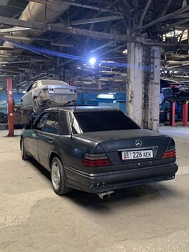 топливный бак на мерс 124: Mercedes-Benz W124: 1994 г., 3.2 л, Автомат, Газ — 1