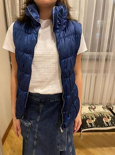 max mara: Пуховая жилетка Massimo Dutti в очень красивом ярко-синем цвете — 5