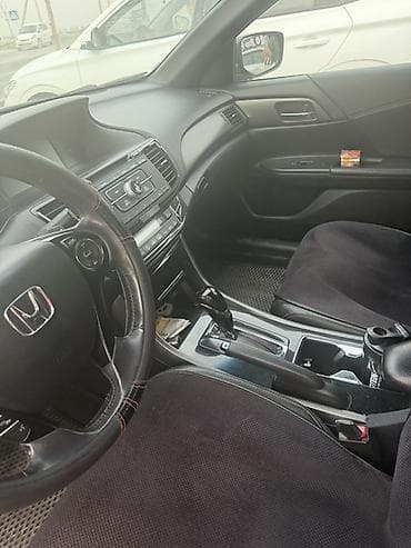 Продажа авто: Honda Accord: 2016 г., Автомат, Седан — 3