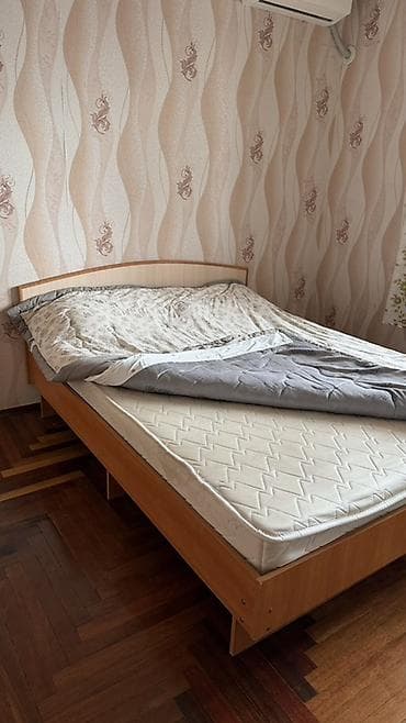 Двуспальная кровать, Б/у, С матрасом, длина - 200 см — 4