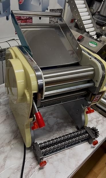 пекарный духовка: Электрическая лапшерезка/тестораскатка 22 см - Рабочая ширина валов — 2