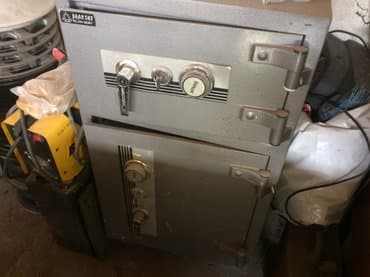 Сейф с 2 ячейками