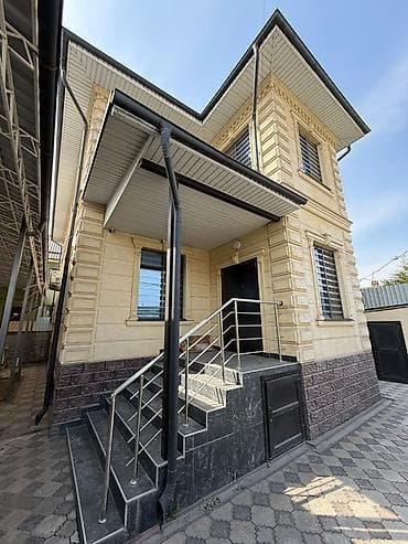 Кыймылсыз мүлк: На участке расположены 2 двухэтажных дома, благоустроенный двор с — 2