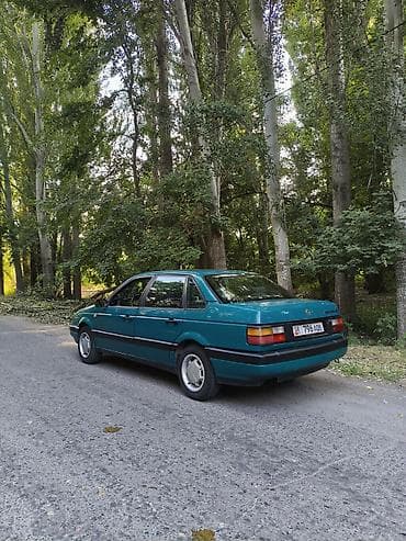 lexus rx продаю: Volkswagen Passat: 1992 г., Механика, Бензин, Лифтбек — 10