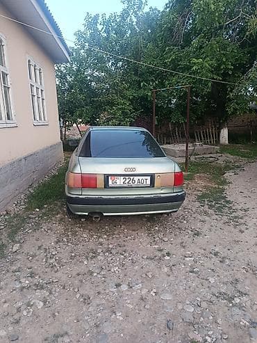 аварийный ауди: Audi 80: 1992 г., 1.8 л, Механика, Бензин, Седан — 5