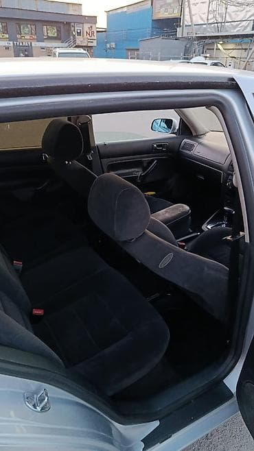 6: Volkswagen Golf: 2003 г., 1.6 л, Механика, Бензин, Хэтчбэк — 7