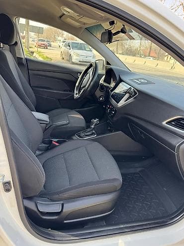 обменяю на квартиру: Hyundai Accent: 2018 г., 1.6 л, Автомат, Бензин, Седан — 5