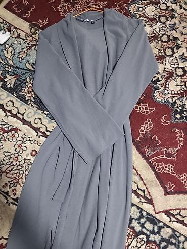 Личные вещи: Серое длинное плать с поясом - Длина: макси - Рукав: длинный, прямой — 2