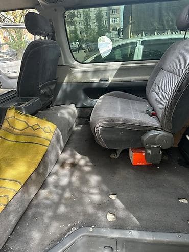 4 vd: Toyota Hiace: 1992 г., 2.7 л, Автомат, Дизель, Минивэн — 5
