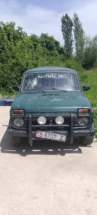 ВАЗ (ЛАДА): ВАЗ (ЛАДА) 4x4 Niva: 1999 г., 1.7 л, Кол менен иштөөчү, Бензин, Жол тандабас — 1